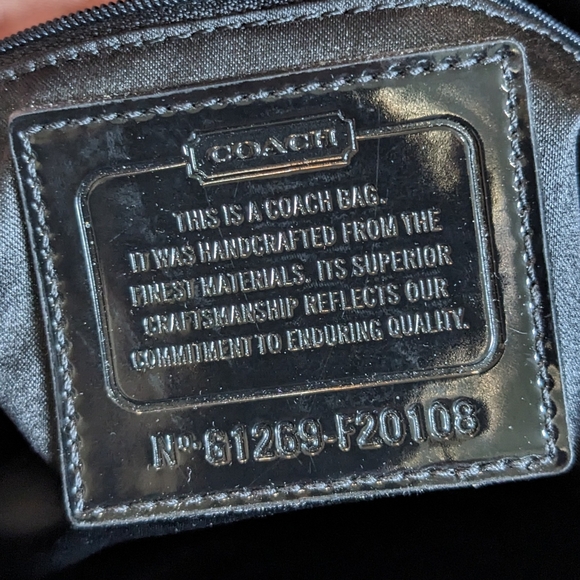 Coach Poppy Y2K Liquid Patent Shoulder Bag Gold tone Hardware Heart Charm Black - Picture 7 of 14